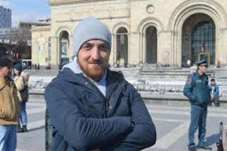 Img default alt hy