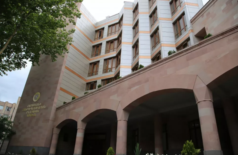Img default alt hy